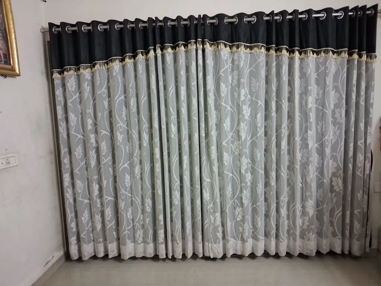 3 Room Curtain Good Condition