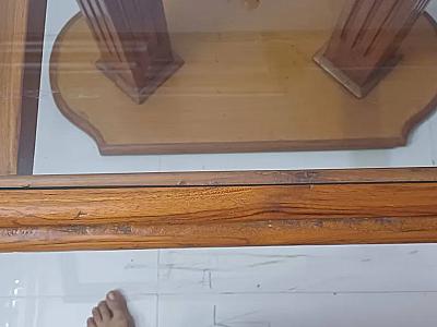 To sell dining table