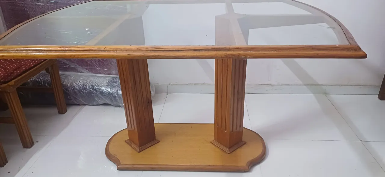 To sell dining table