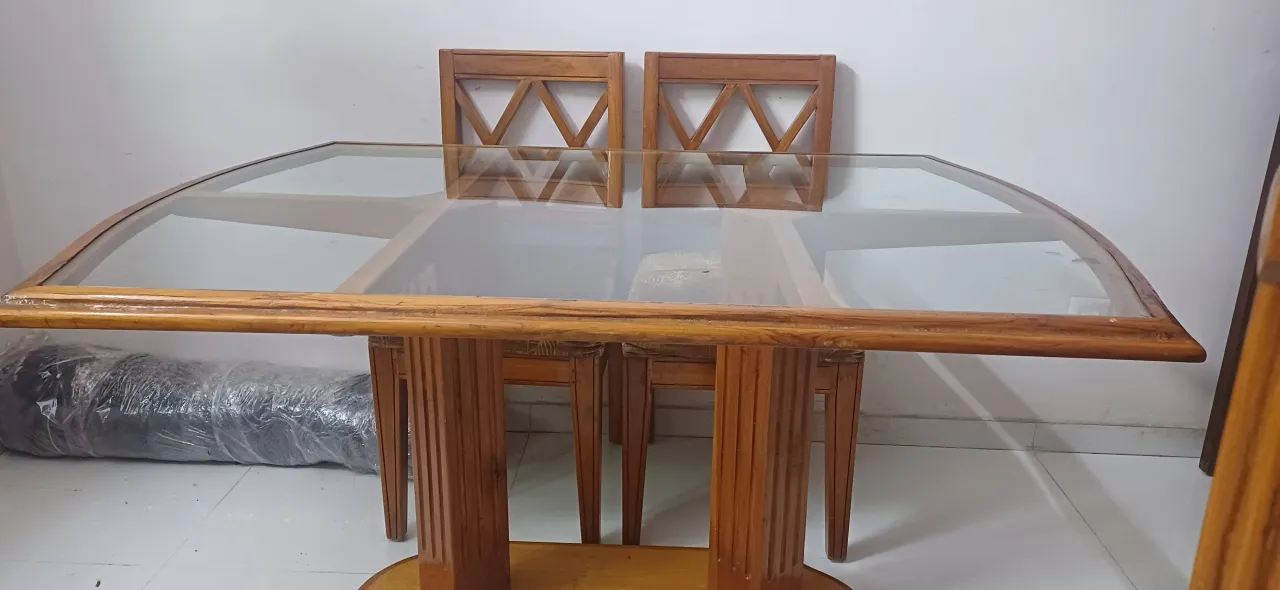 To sell dining table