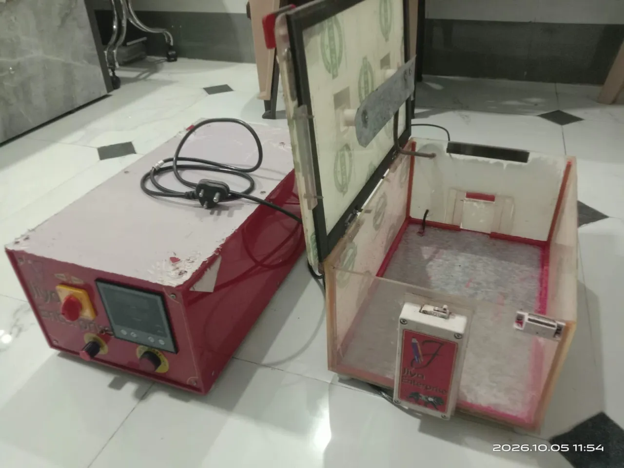 Pencil making machine