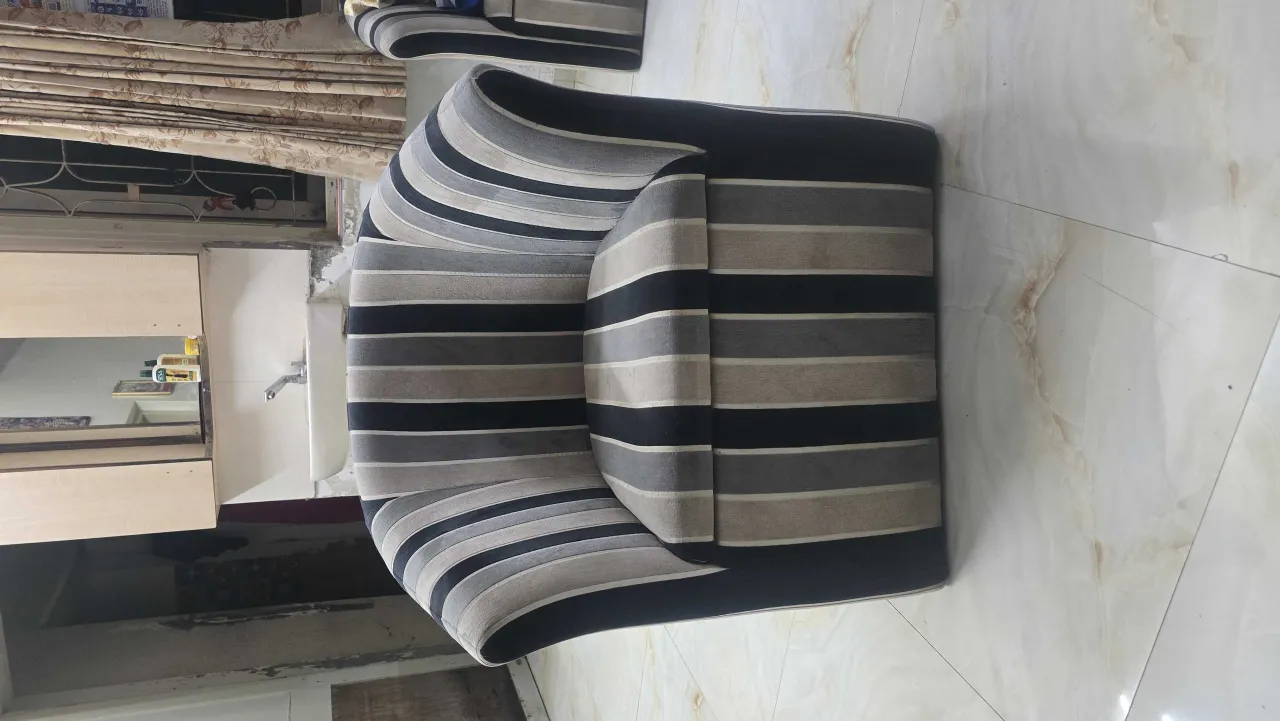 15 Single seating sofa