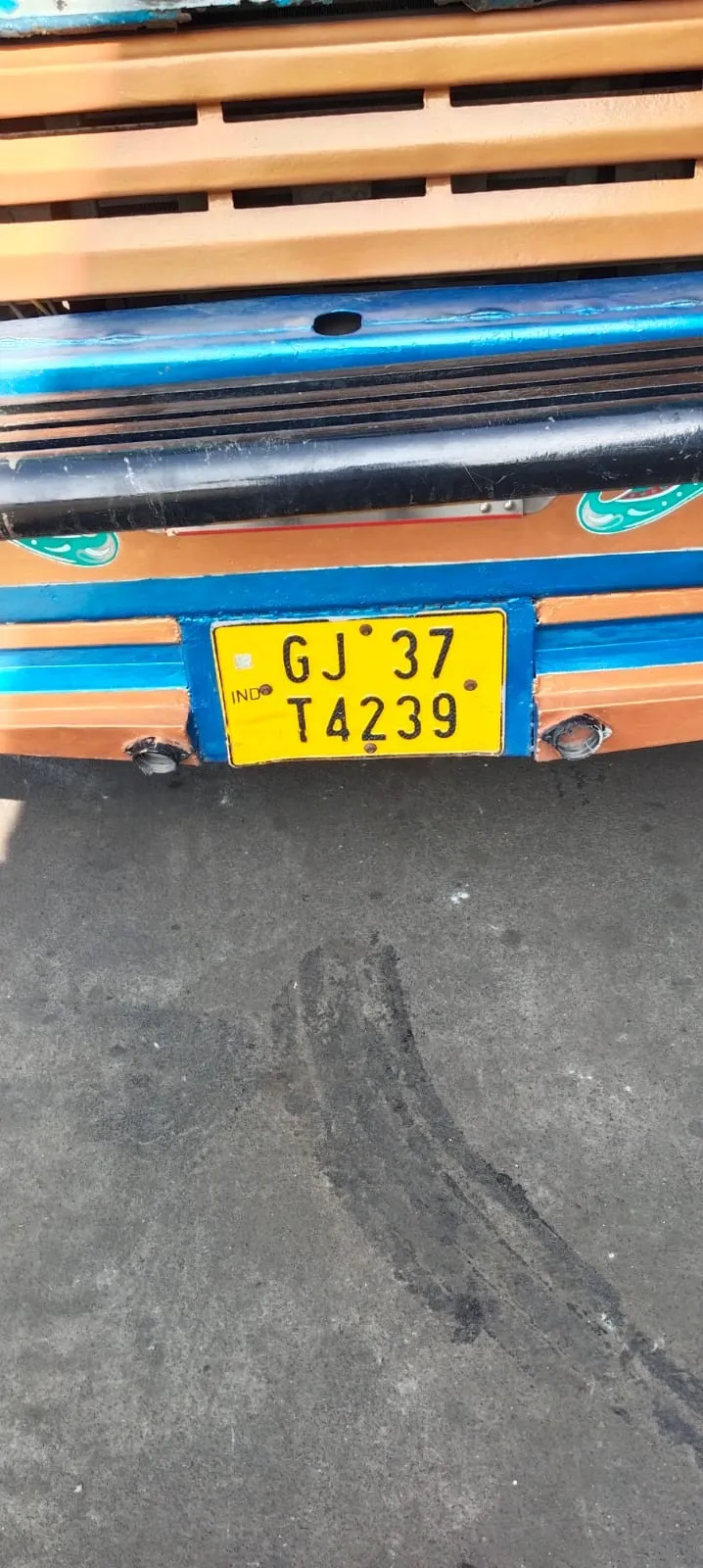 Ashok Leyland 1618 full body 12ton parcinig 21foot Long