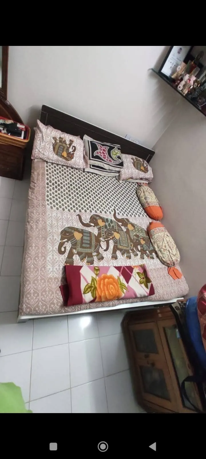 Double bed 5/6 partical board (bhusa ply) tip top condition running in use