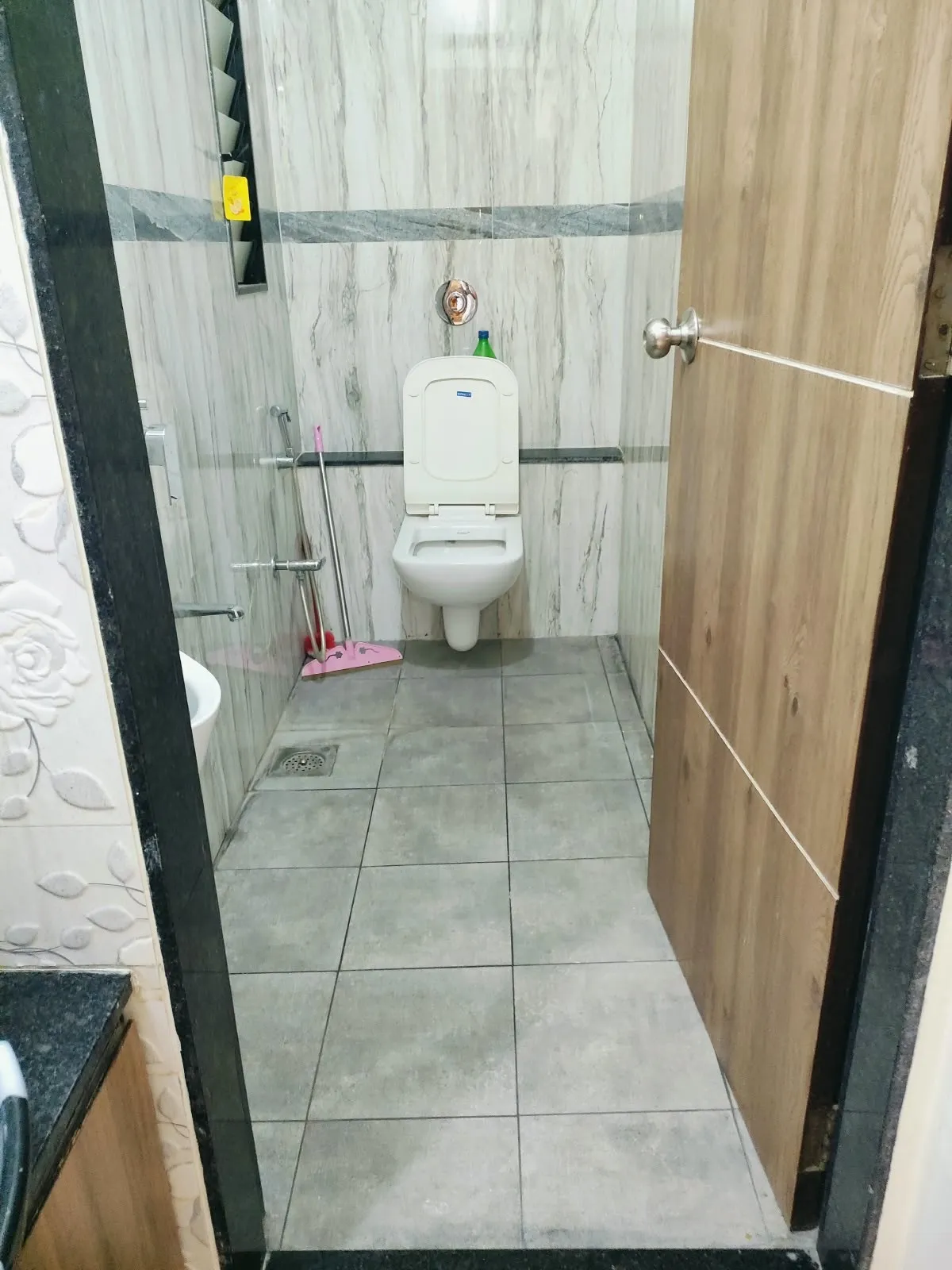 Premium 3 BHK Flat for Sale Near Premier School – Prime Location