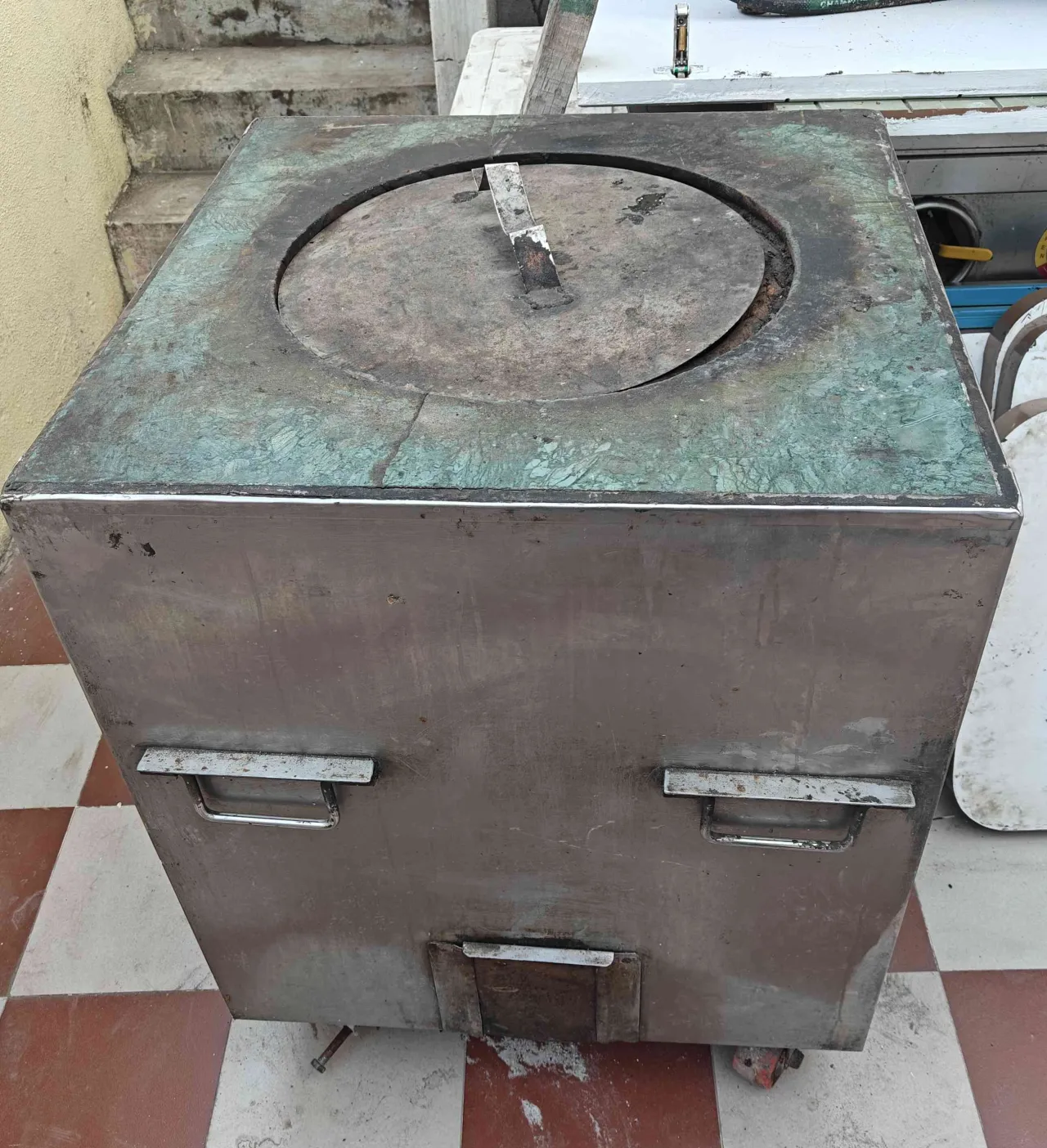 Restaurants tandoor 2  in good condition