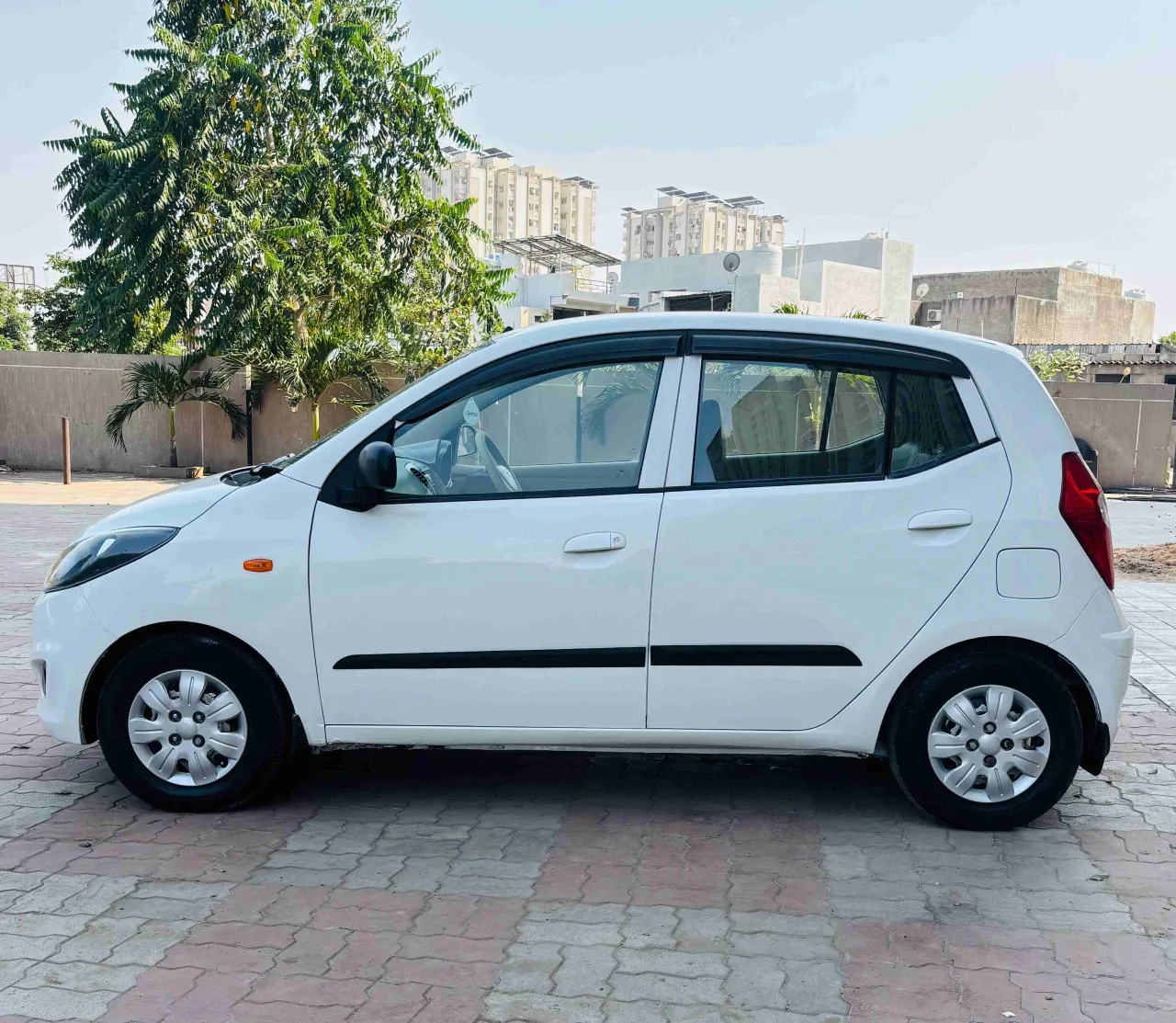 HYUNDAI i10 - SEQUENCE CNG -  FULL INSURANCE