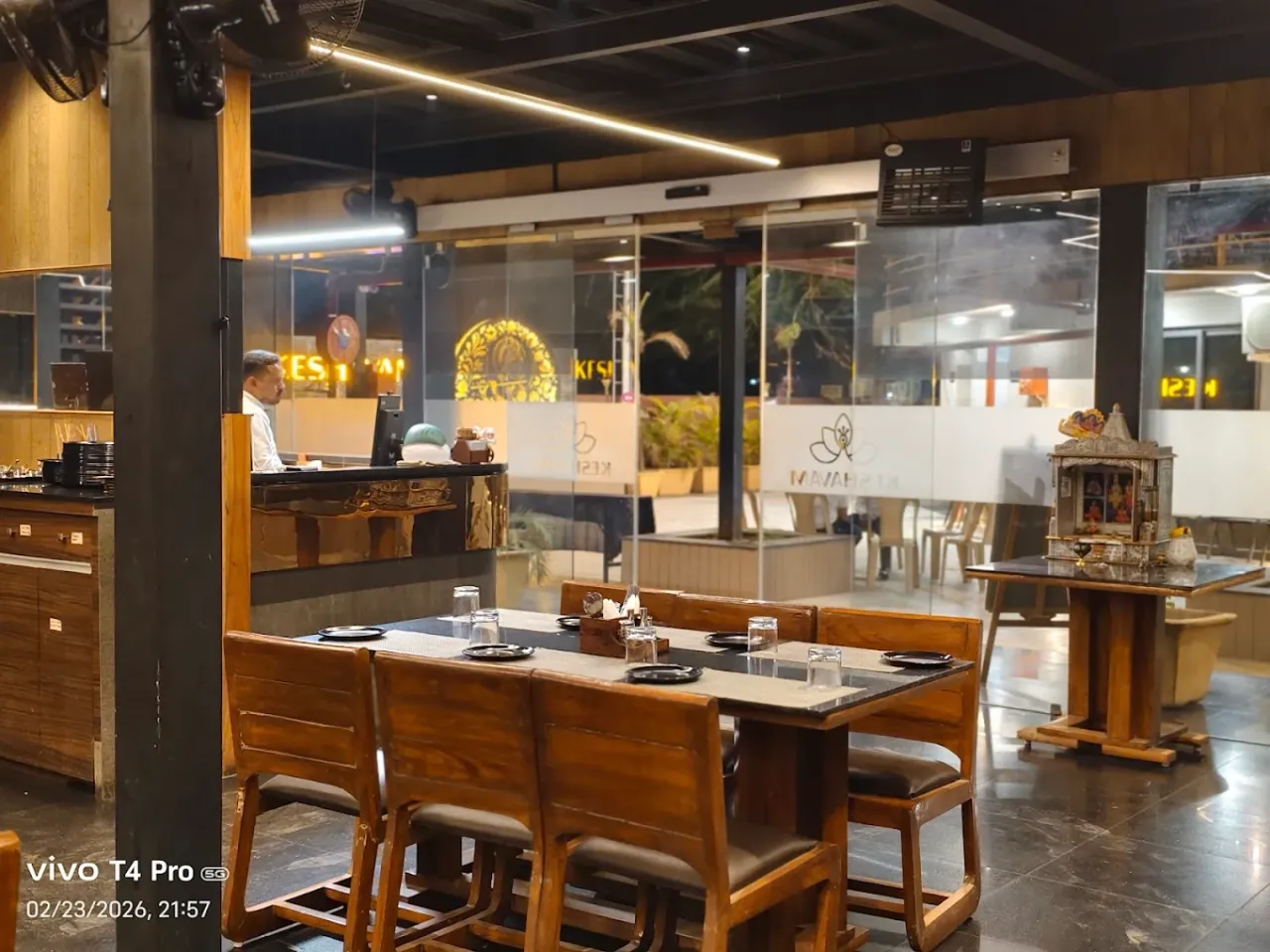 Keshavam Restaurant, Café & Banquet | Best Multicuisine & Kathiyawadi Dining