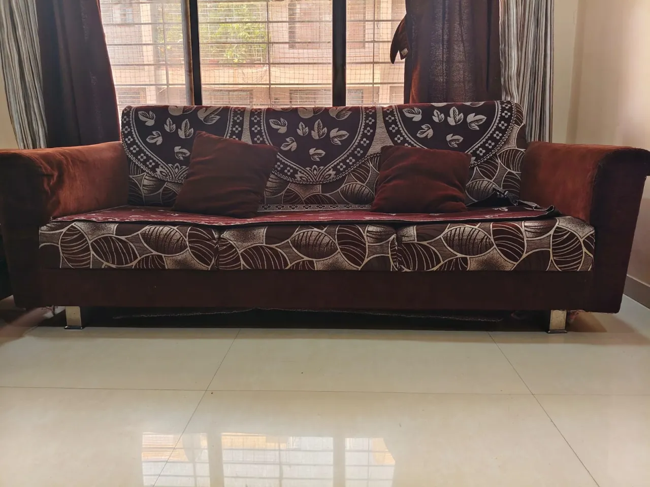 8seater sofa ls with 3sets