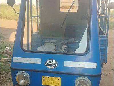 Atul.sakti tempo 2013  850000 bhav 1 ओनर