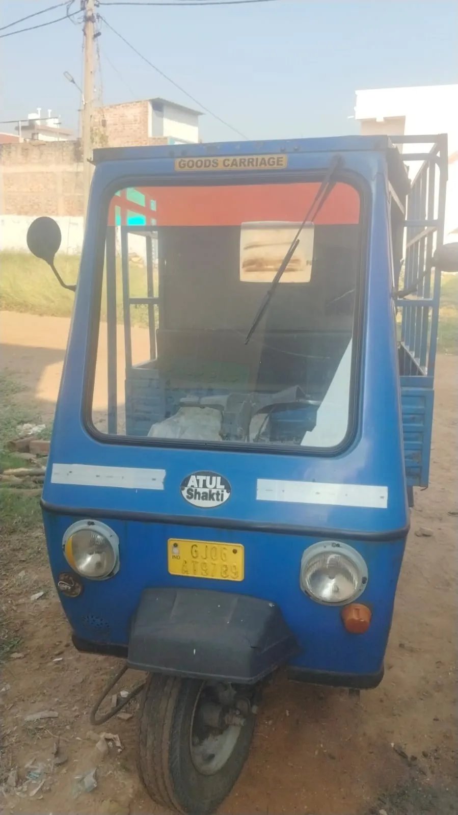 Atul.sakti tempo 2013  850000 bhav 1 ओनर