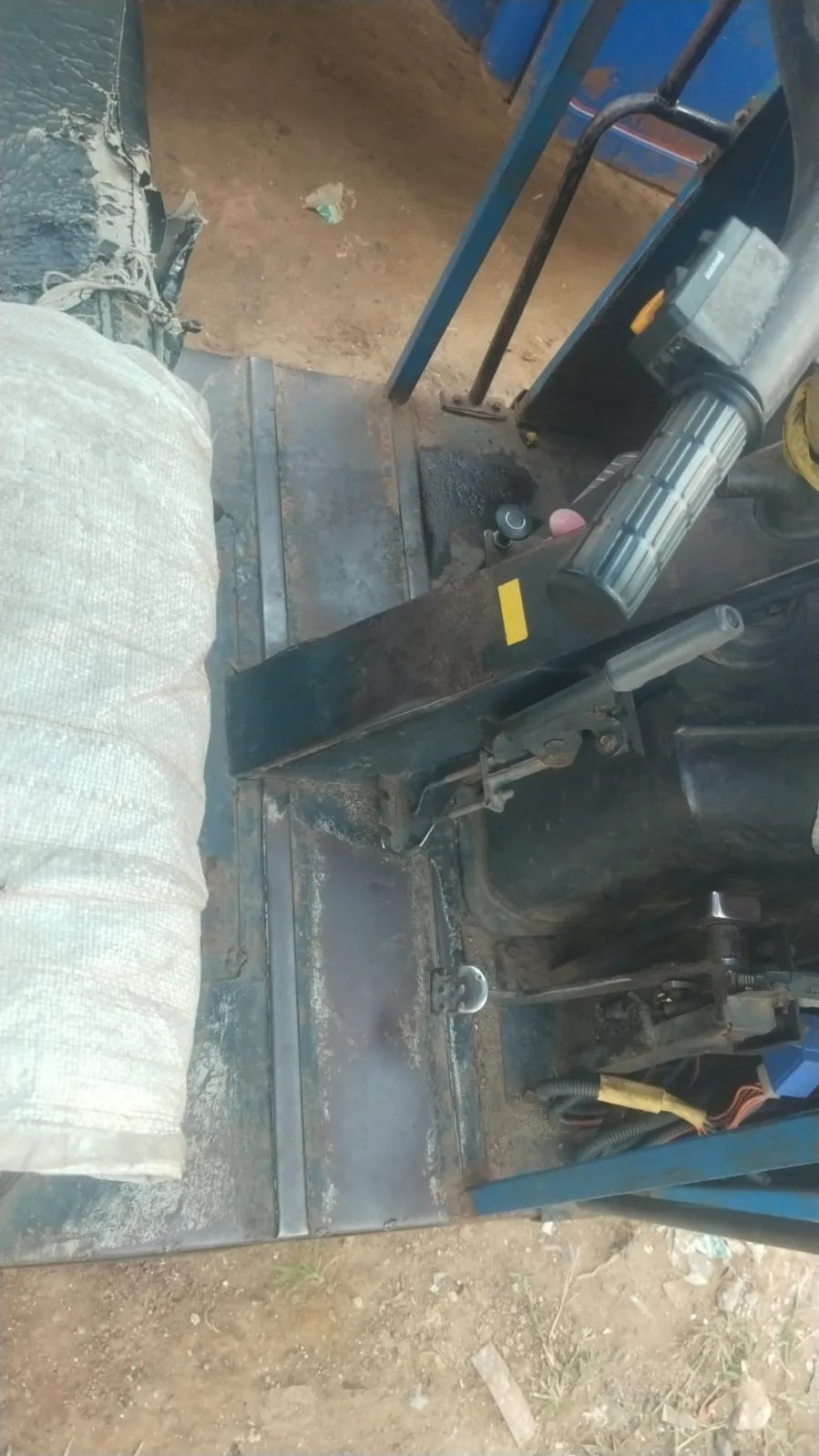 Atul.sakti tempo 2013  850000 bhav 1 ओनर