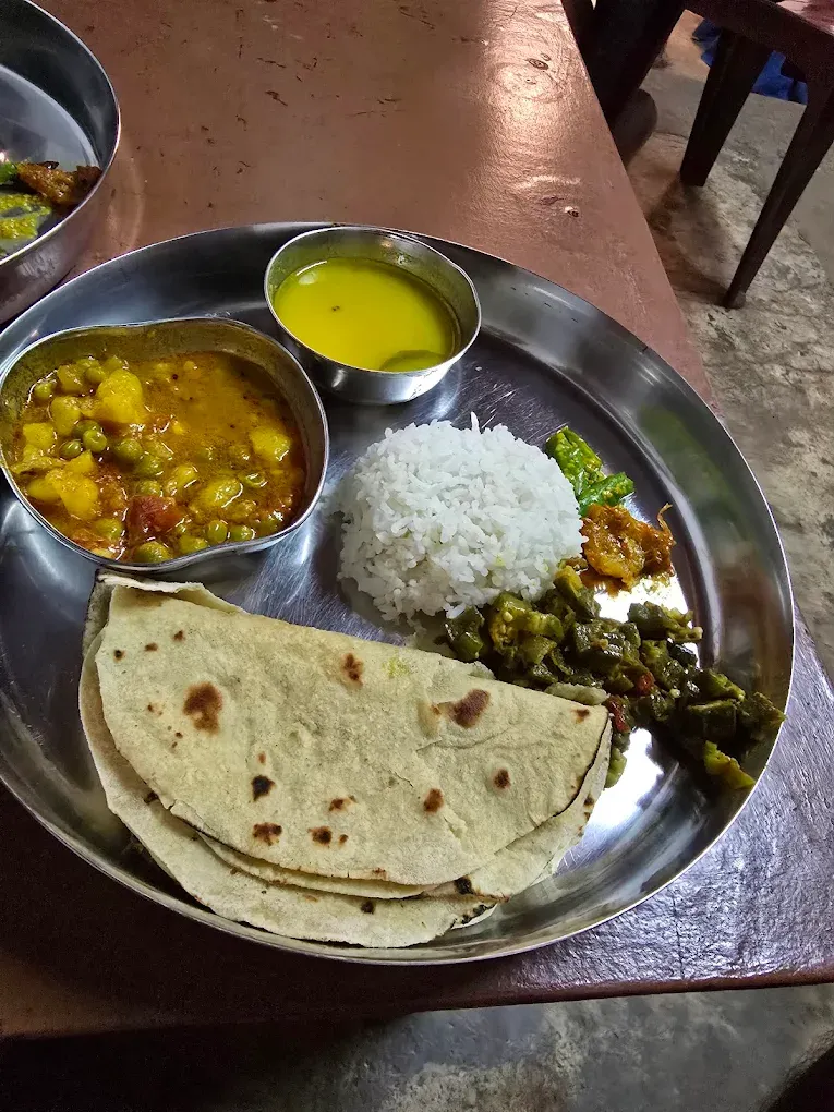Gujrathi Hub | Authentic Gujarati Thali & Pure Veg Food Restaurant