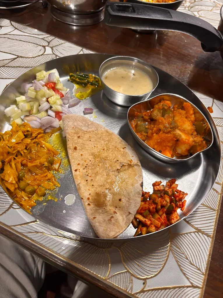 Gujrathi Hub | Authentic Gujarati Thali & Pure Veg Food Restaurant