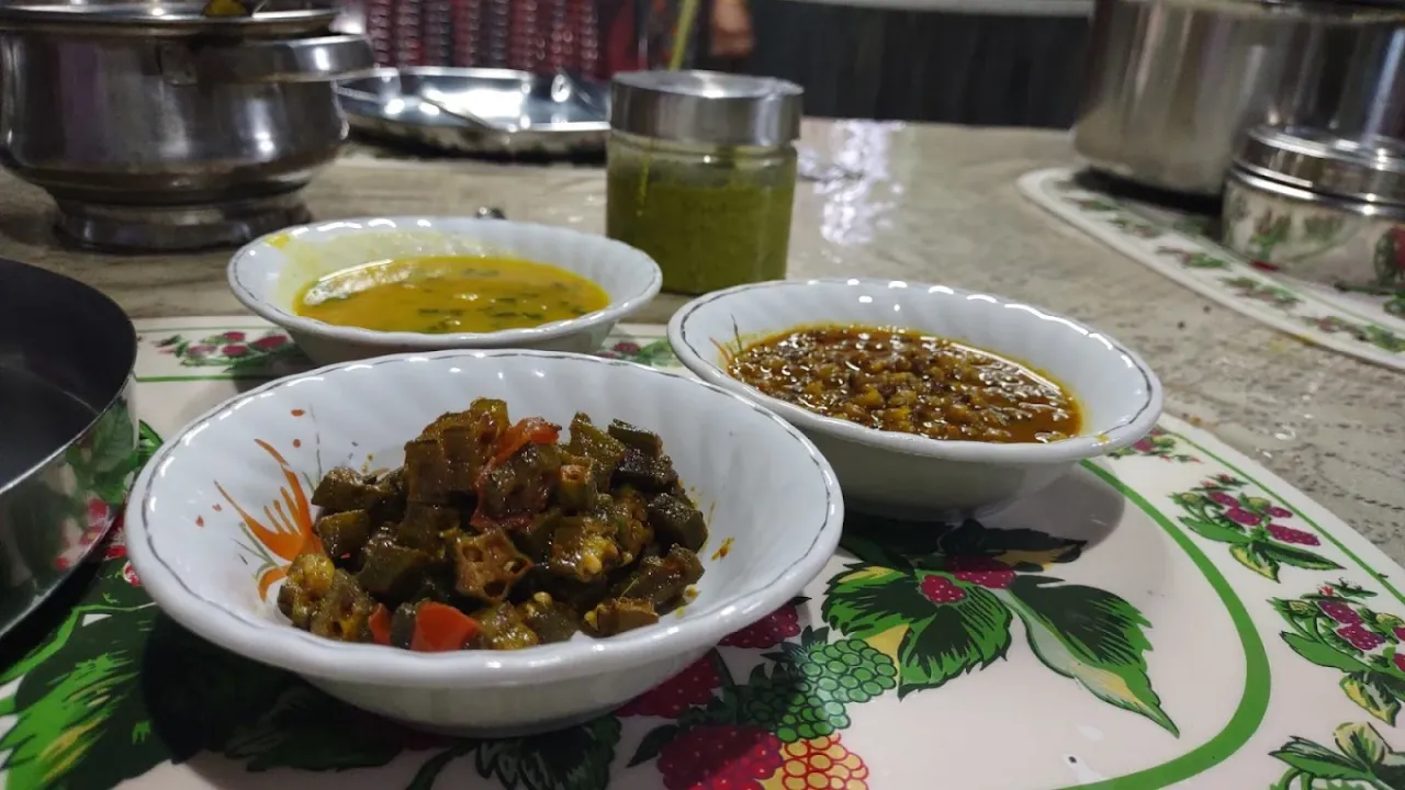 Gujrathi Hub | Authentic Gujarati Thali & Pure Veg Food Restaurant