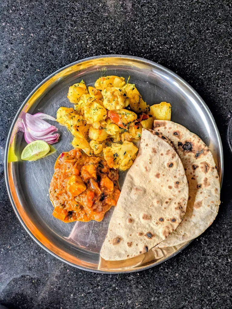 Gujarati Marvadi Restaurant – Pure Veg | Authentic Gujarati & Marwadi Food