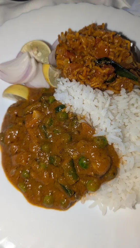 Gujarati Marvadi Restaurant – Pure Veg | Authentic Gujarati & Marwadi Food