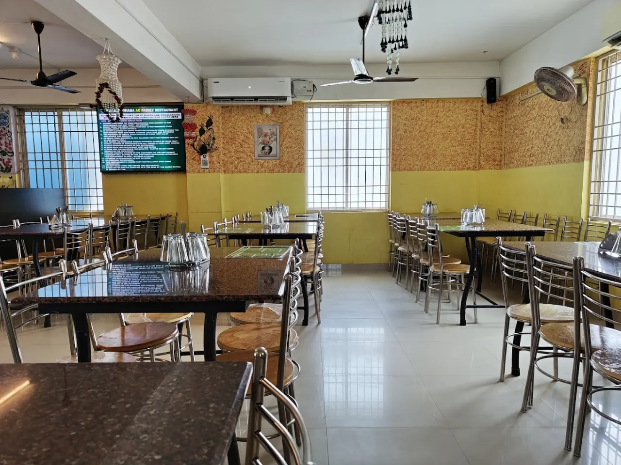 Aaoji Khaoji Punjabi Dhaba - 100% Pure Veg Multi-Cuisine Restaurant