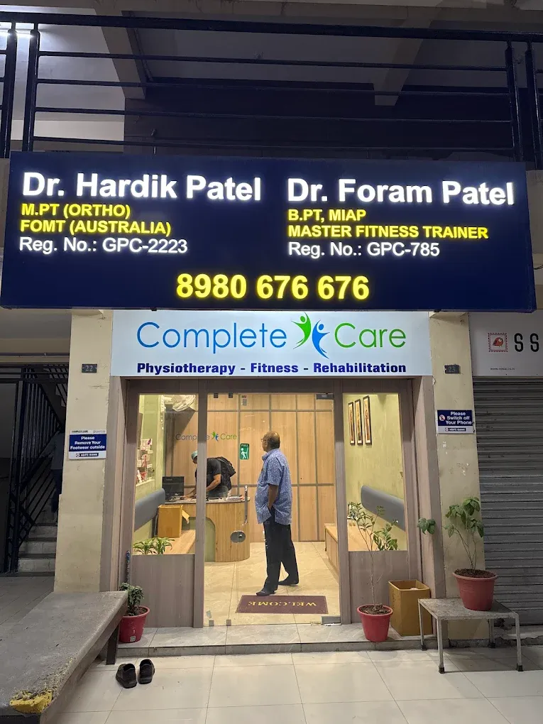 Dr Hardik Patel Best Chiropractor & Physiotherapist at Ahmedabad, Complete Care
