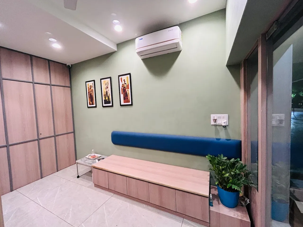 Dr Hardik Patel Best Chiropractor & Physiotherapist at Ahmedabad, Complete Care